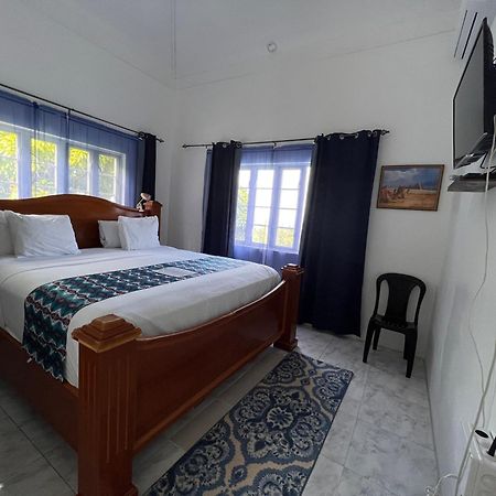 All Nations Guest House ポート・アントニオ エクステリア 写真