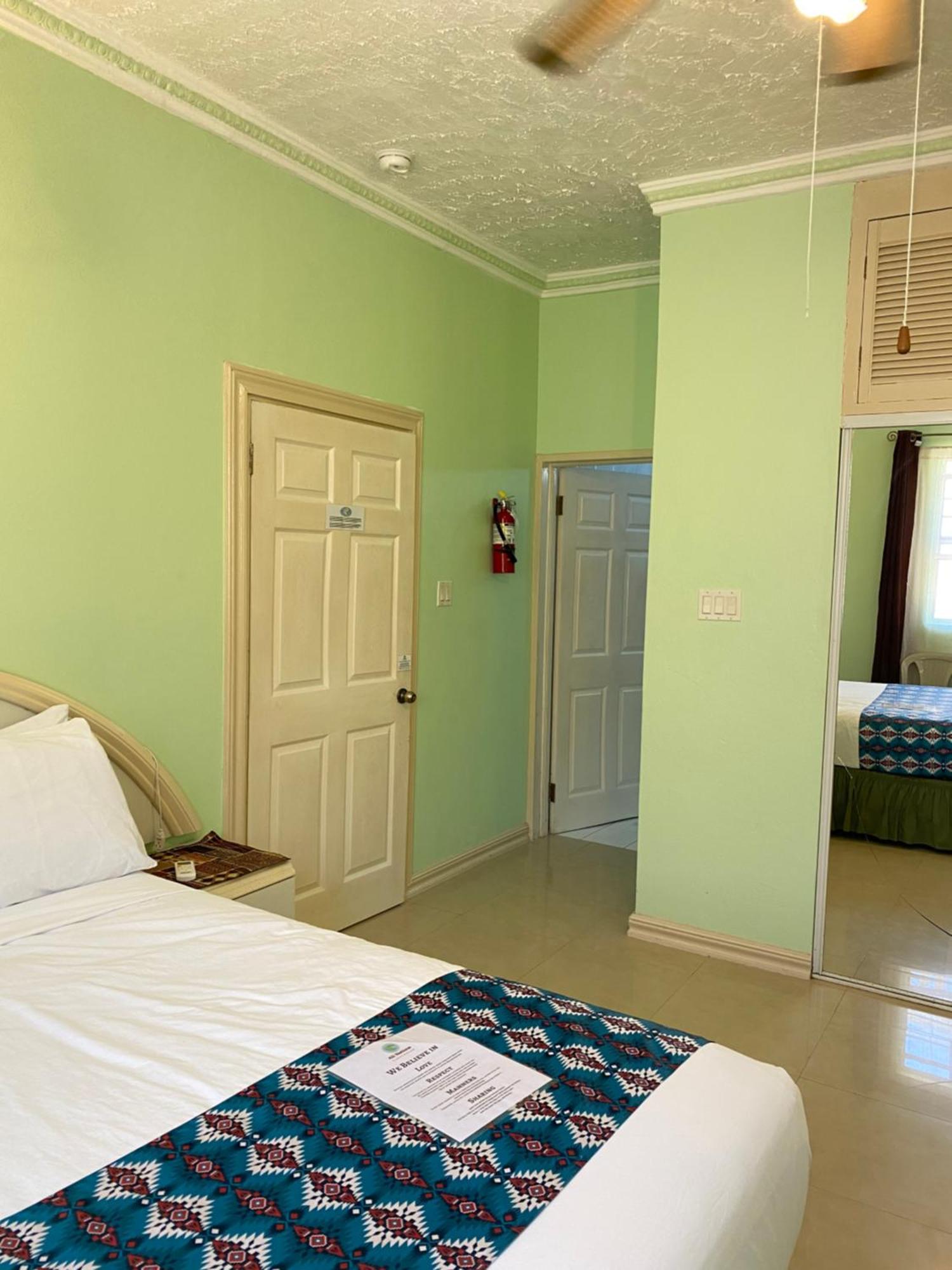 All Nations Guest House ポート・アントニオ エクステリア 写真