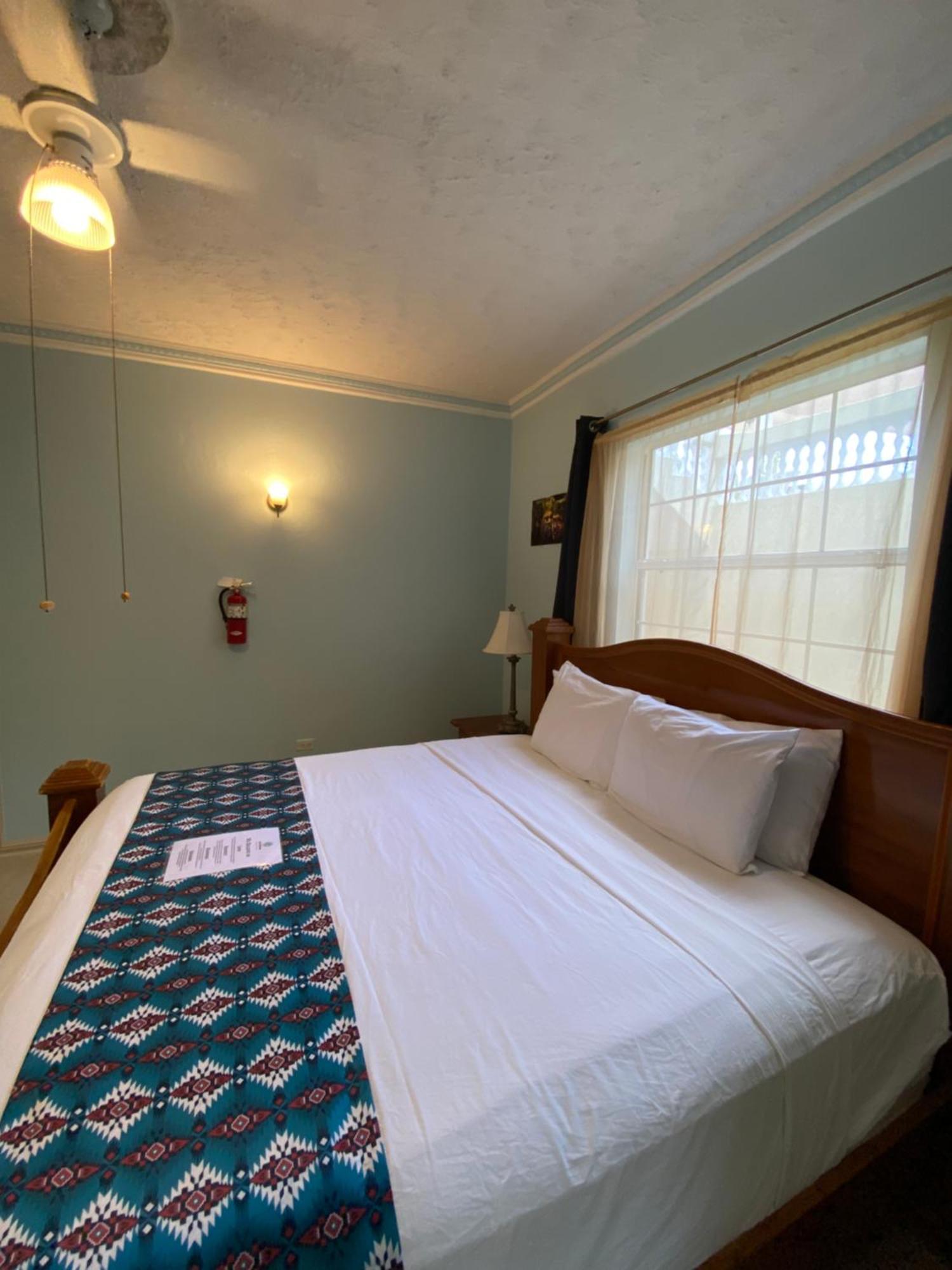 All Nations Guest House ポート・アントニオ エクステリア 写真