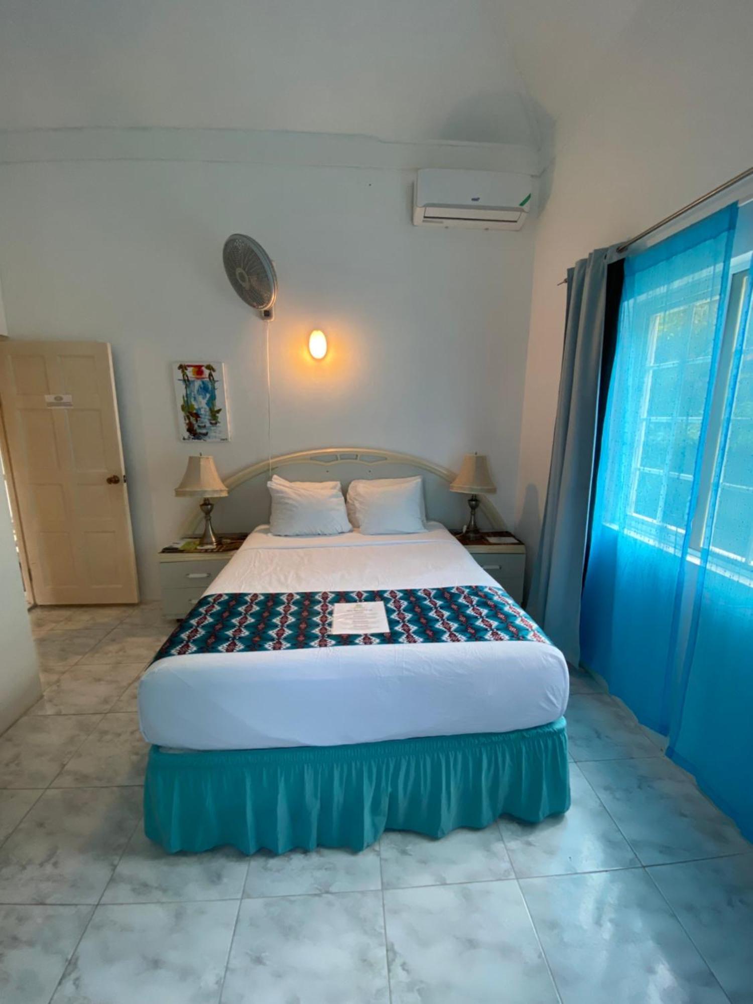 All Nations Guest House ポート・アントニオ エクステリア 写真